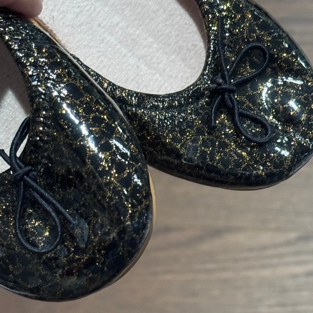NWT Bloch Girls Black and Gold Ballet Flats Size 26/9